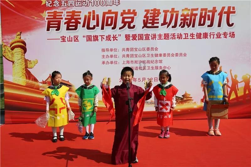韩红、黄绮珊合唱《成都》泪崩